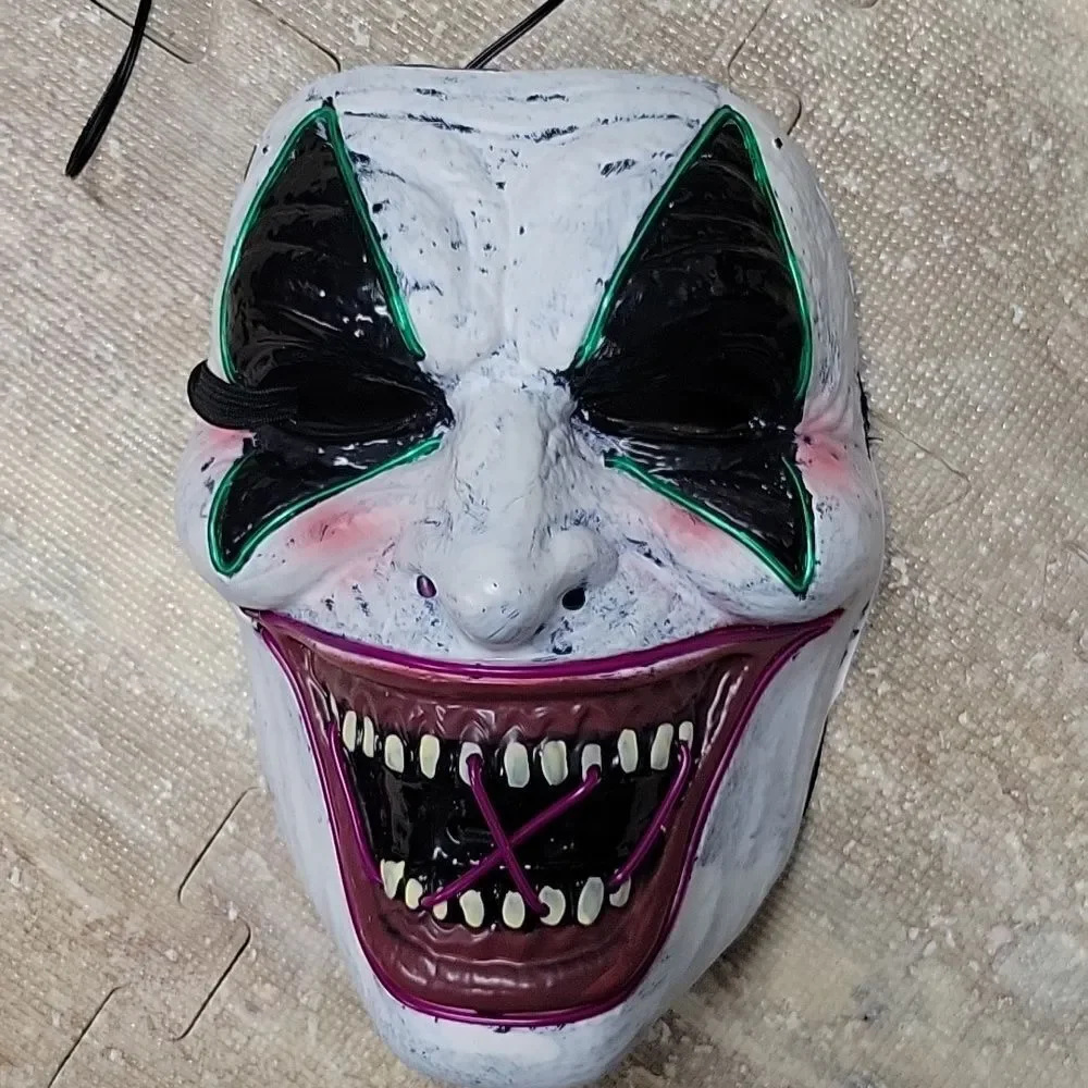 JOKER LIGHT UP MASK OSFM BATTERIES INCLUDED.